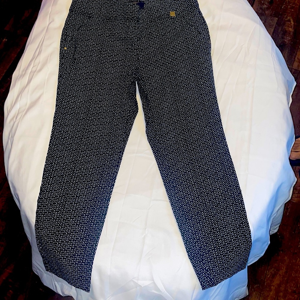 Rafaella Comfort capri pants, size: 12, Color: Black and white